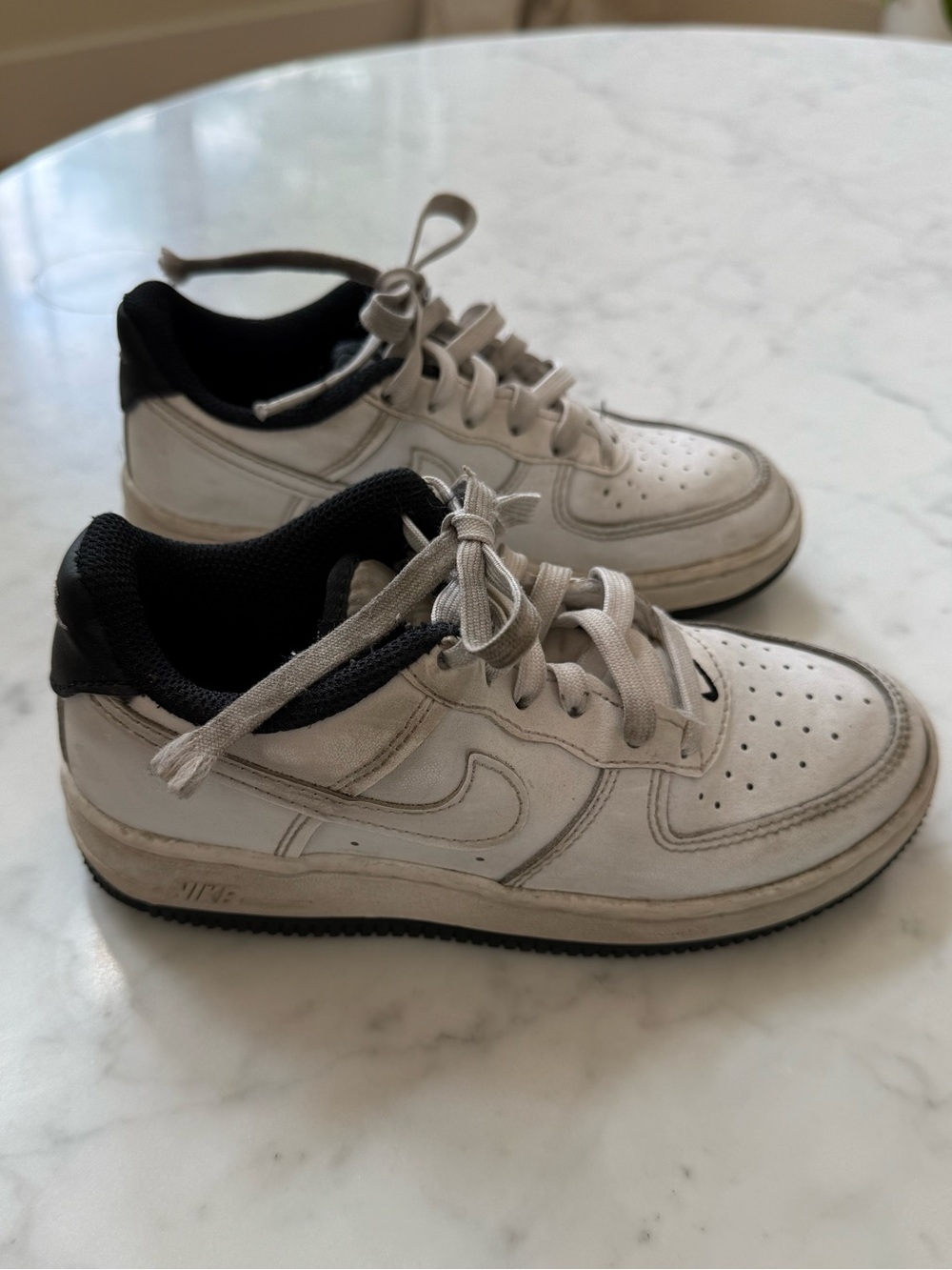 Nike Court Vision Low Kids Sneakers White Black Youth Size 12.5C Shoes